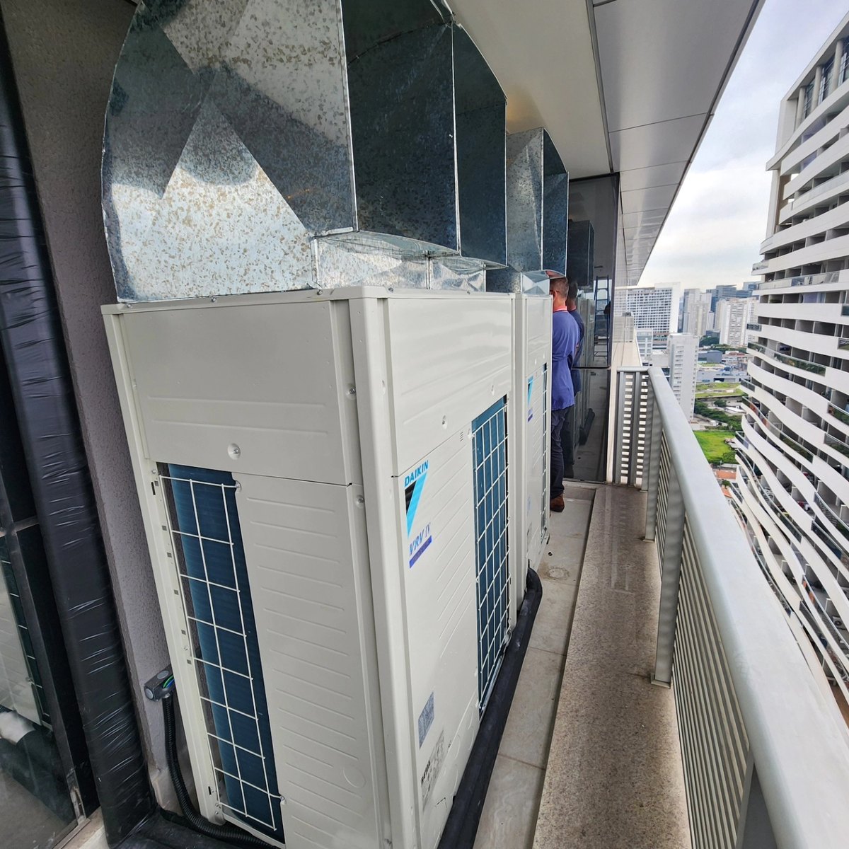 Equipamento e dutos do projeto de climatização da MARFI na Gulf